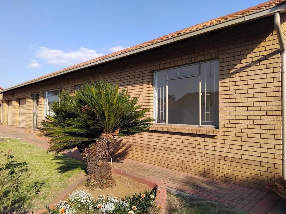 3 Bedroom House for sale in Del Judor Ext 10