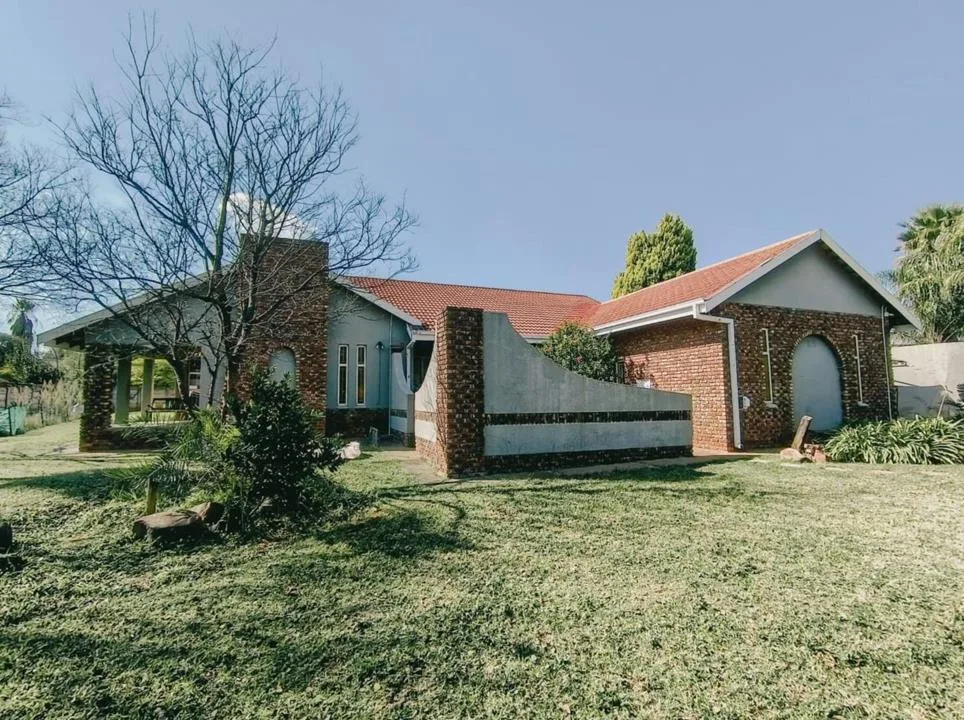 4 Bedroom House for sale in Wilkoppies