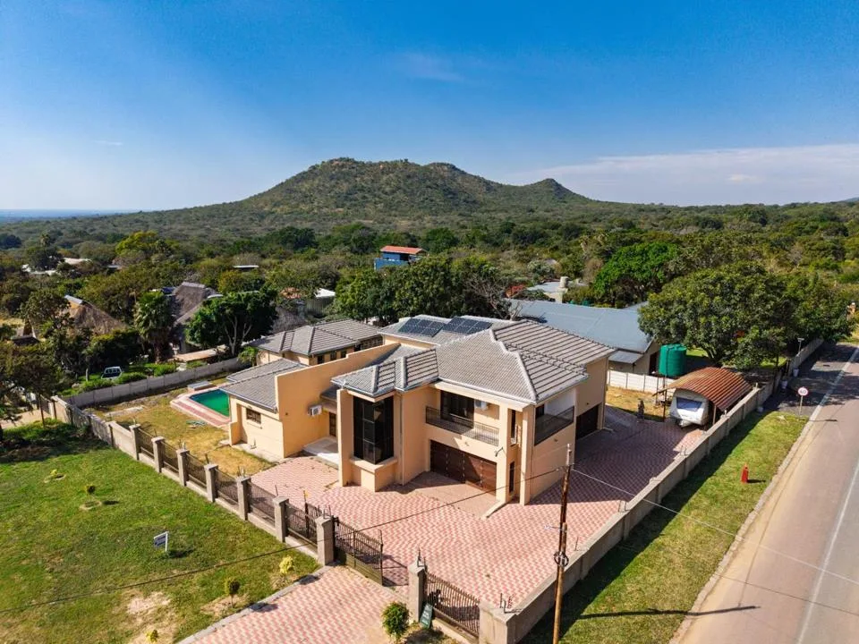 4 Bedroom House for sale in Kampersrus