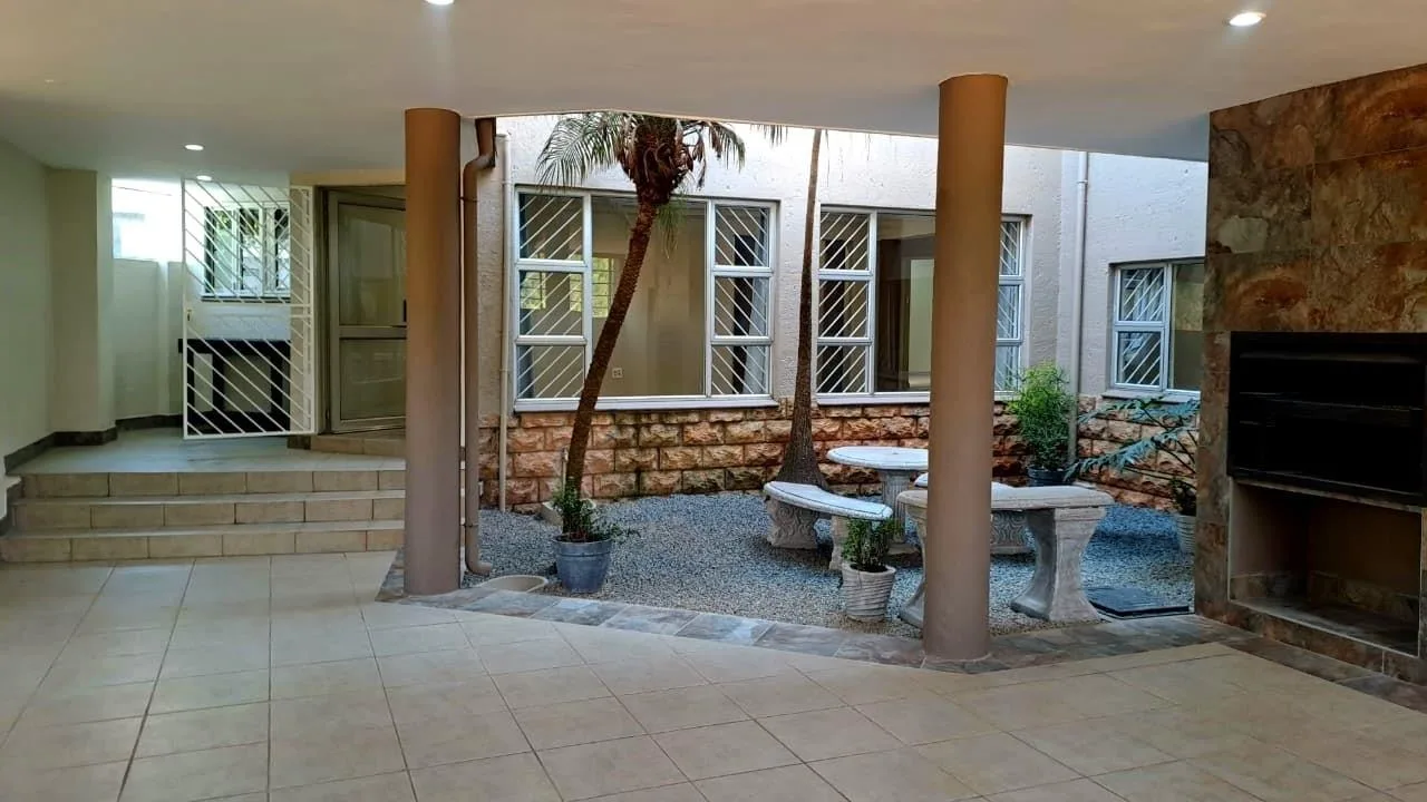 2 Bedroom Townhouse to rent in Newlands
