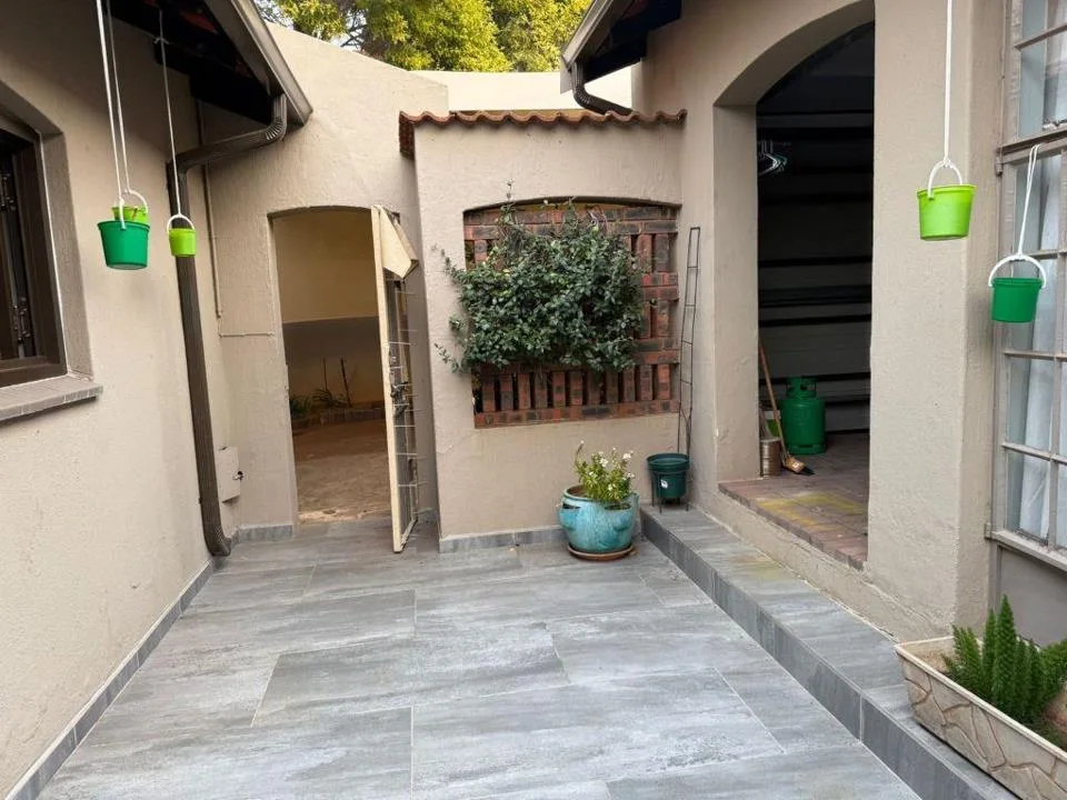 3 Bedroom Townhouse for sale in Safari Gardens