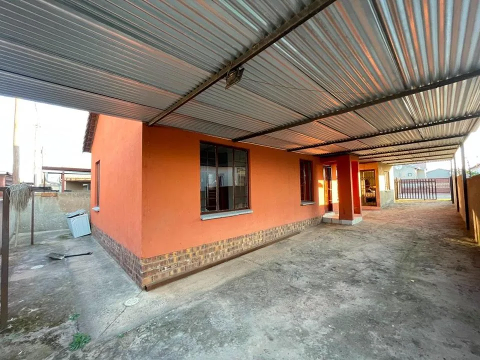 3 Bedroom House to rent in Hlalamnandi
