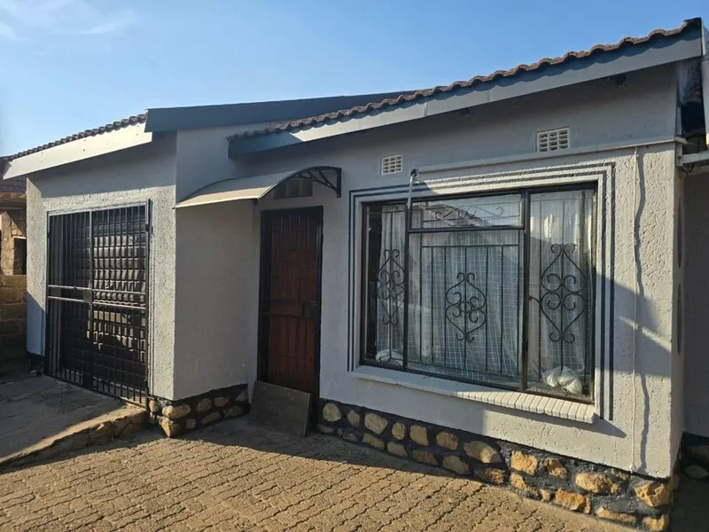 2 Bedroom House for sale in Kwaguqa Ext 10