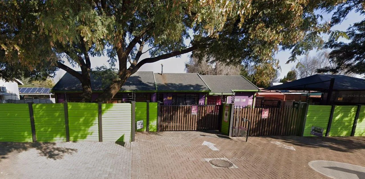 4 Bedroom House for sale in Langenhovenpark