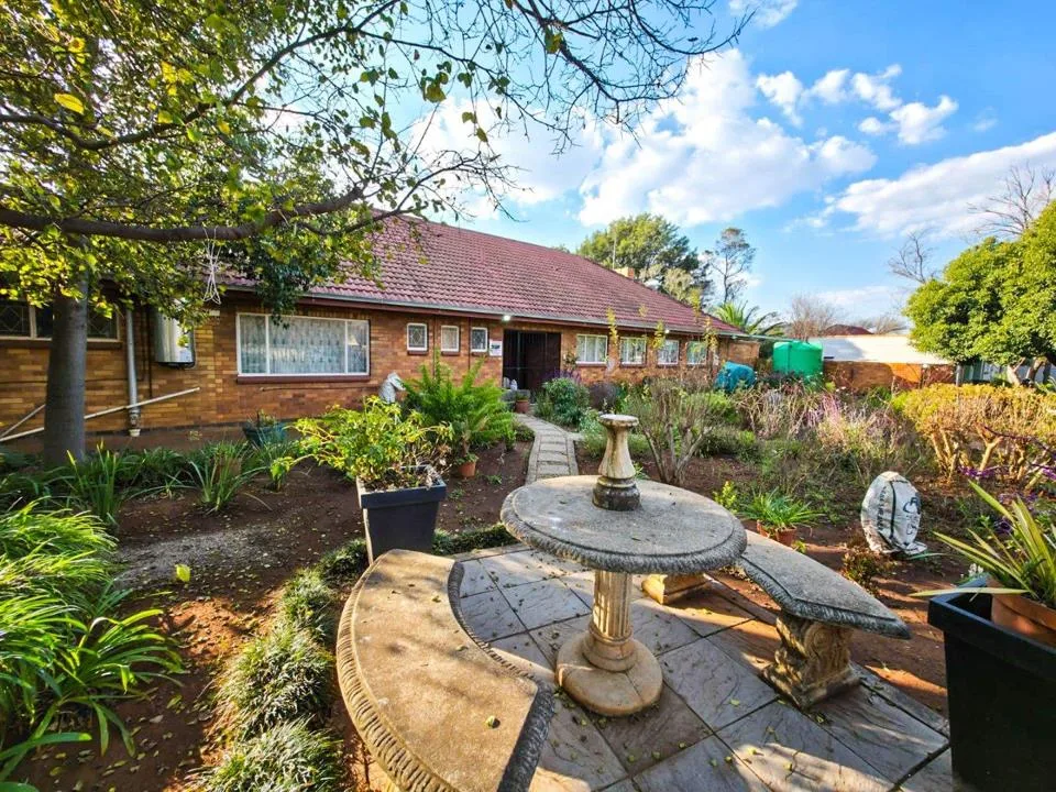 3 Bedroom House for sale in Stilfontein Ext 2