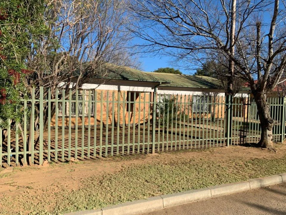 3 Bedroom House for sale in Leeudoringstad
