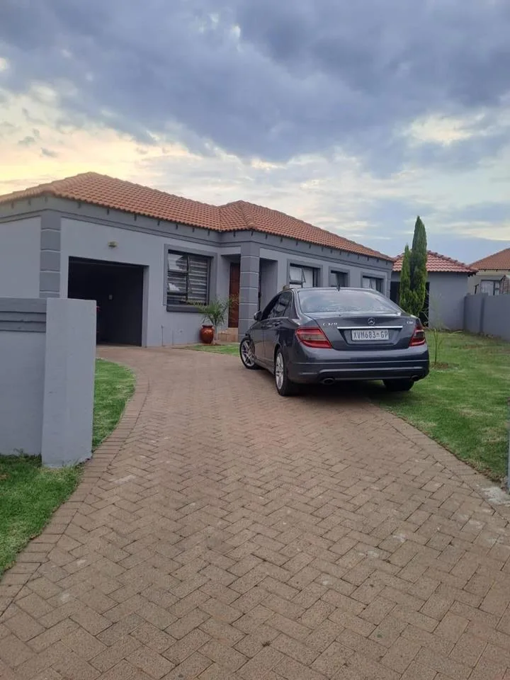3 Bedroom Townhouse to rent in Jackaroo Park