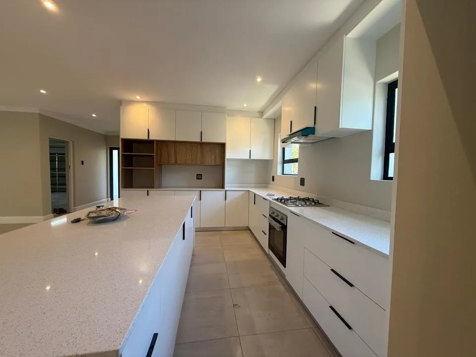 3 Bedroom House to rent in Chelsea