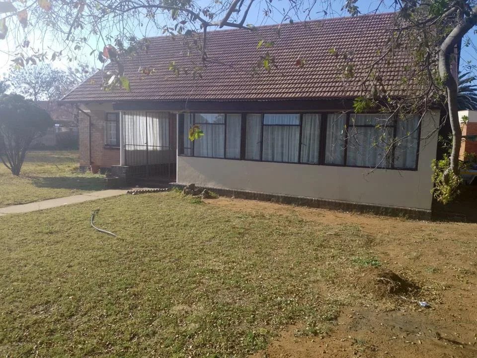 3 Bedroom House for sale in Vierfontein