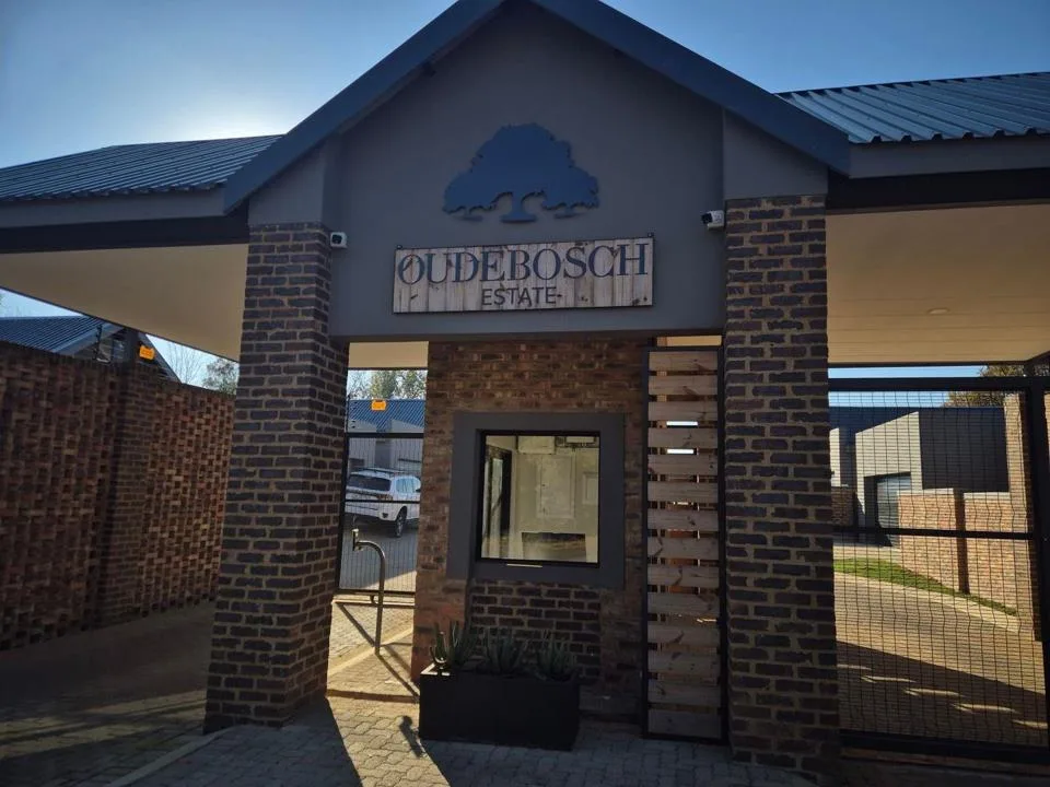 3 Bedroom Townhouse to rent in Van Der Hoff Park