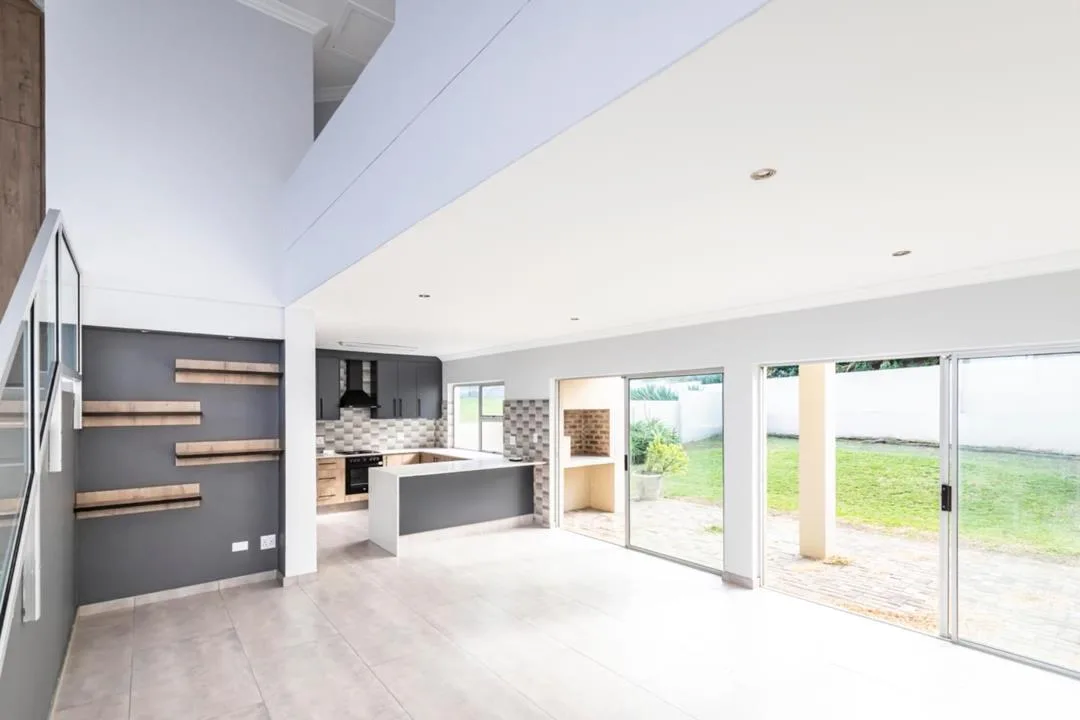 4 Bedroom House for sale in Gonubie