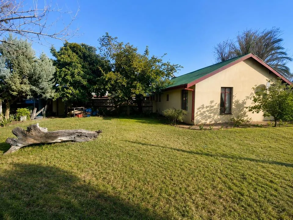 3 Bedroom House for sale in Kathu