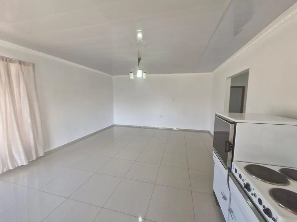 4 Bedroom House for sale in Leslie