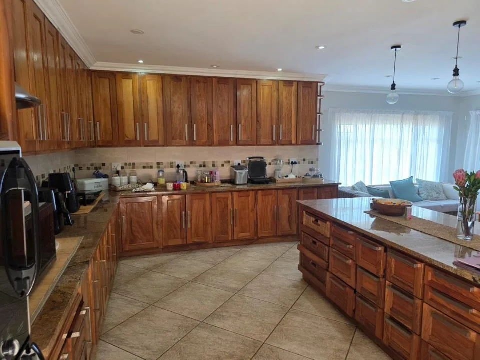 5 Bedroom House for sale in Premierpark