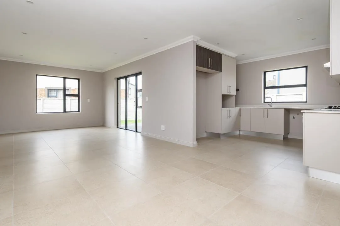 3 Bedroom House for sale in Westbrook