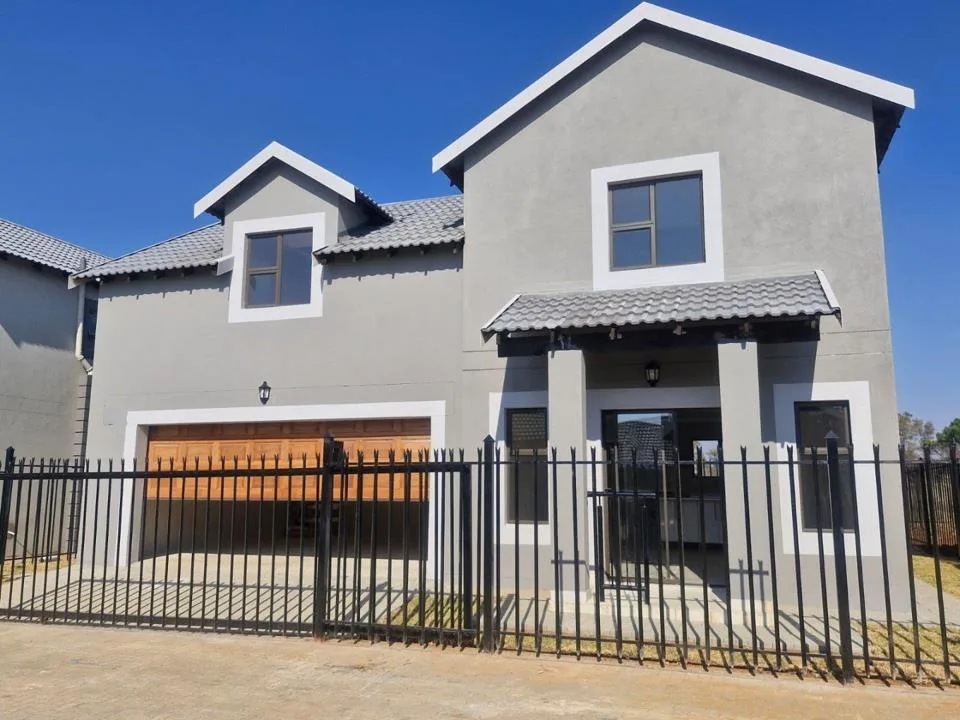 3 Bedroom House for sale in Arcata Estate