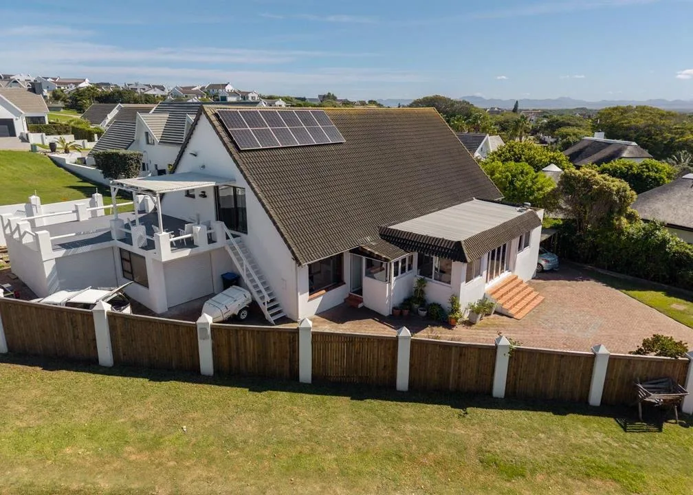 6 Bedroom House for sale in St Francis Bay Village