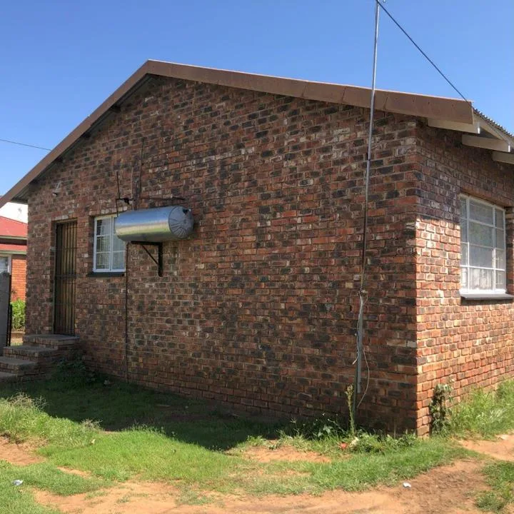 2 Bedroom House for sale in Brandfort