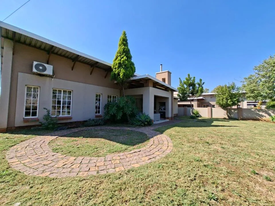 3 Bedroom House for sale in Waterval East