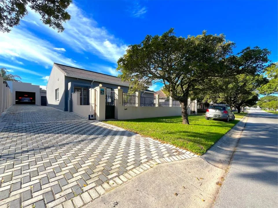 3 Bedroom House for sale in Cotswold