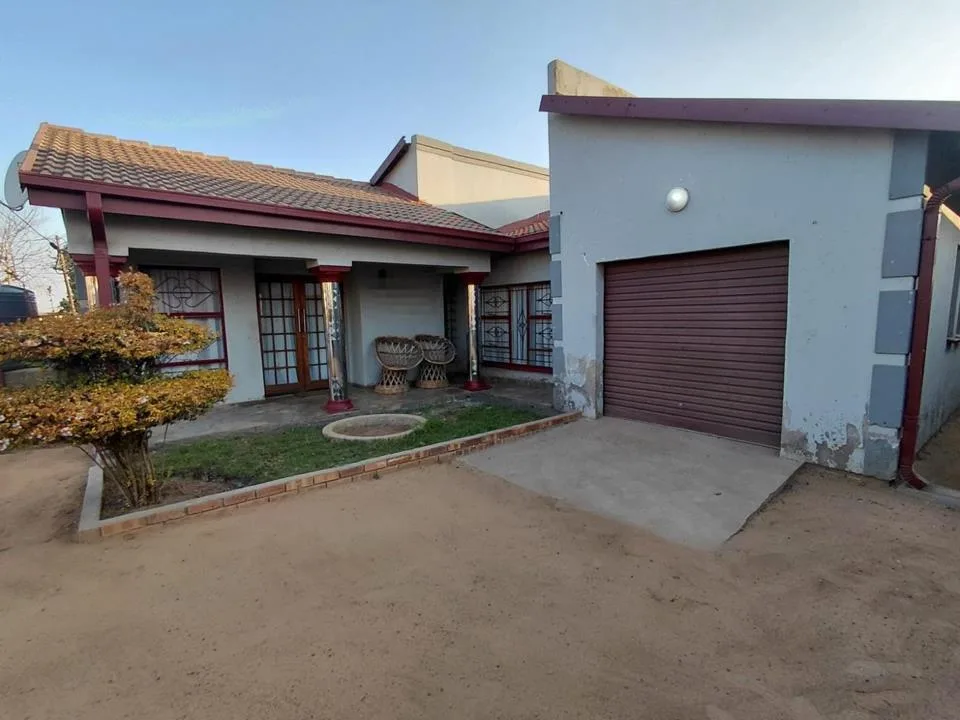 4 Bedroom House for sale in Kwaguqa