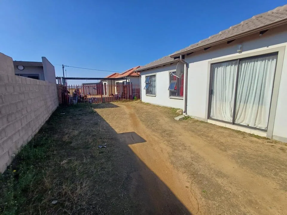 3 Bedroom House for sale in Raceway