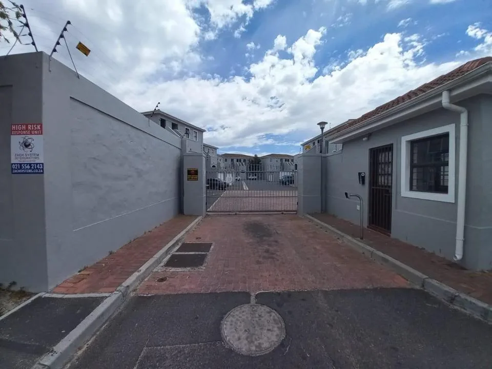 3 Bedroom Apartment / flat to rent in Parklands