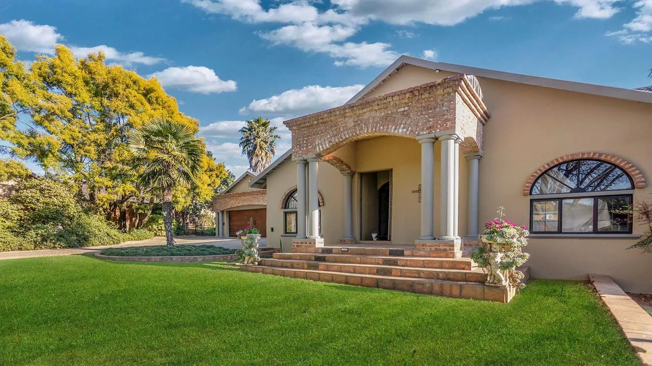 6 Bedroom House for sale in Clubville