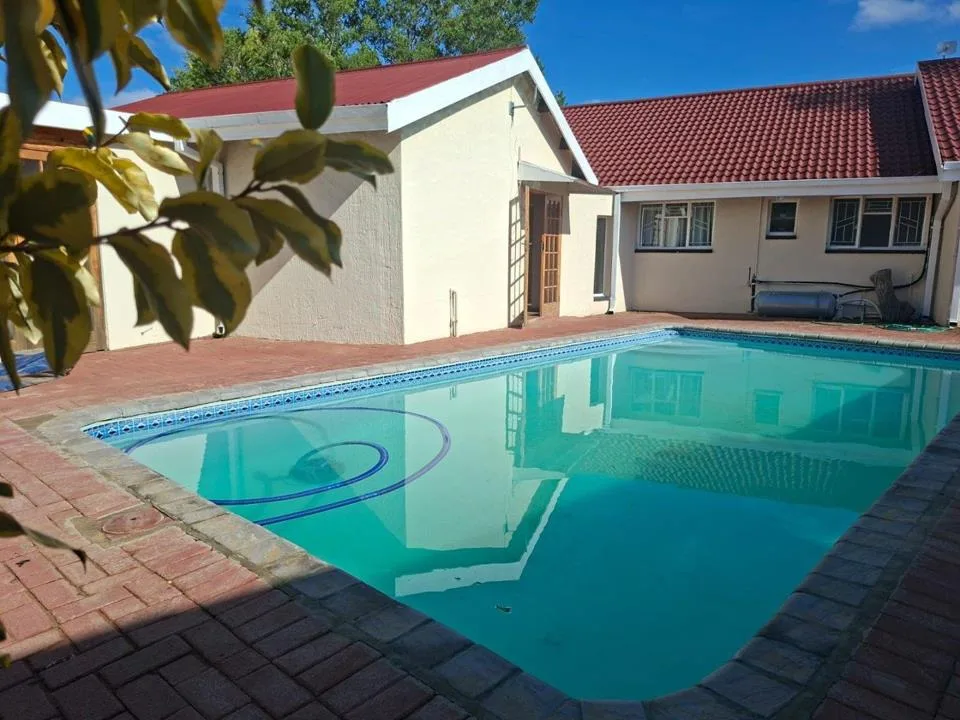 4 Bedroom House for sale in Senekal
