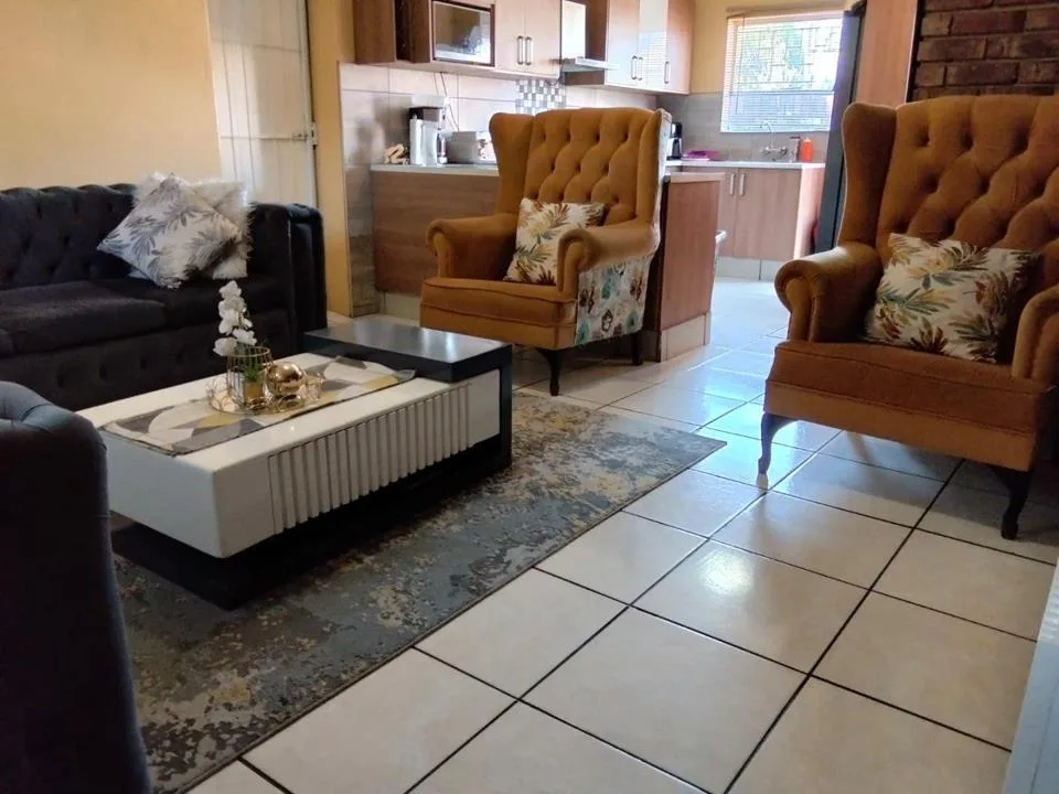 2 Bedroom Townhouse for sale in Navalsig