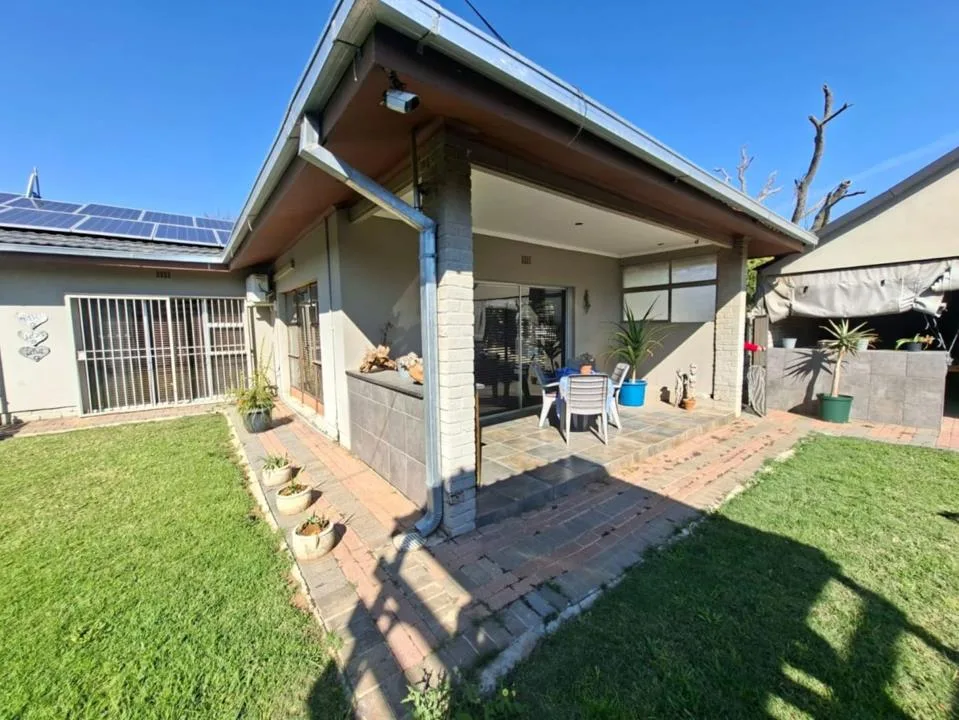 4 Bedroom House for sale in Jan Cilliers Park