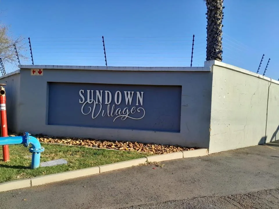 2 Bedroom House to rent in Roodepoort West