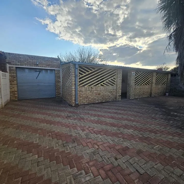 2 Bedroom House for sale in Homevale