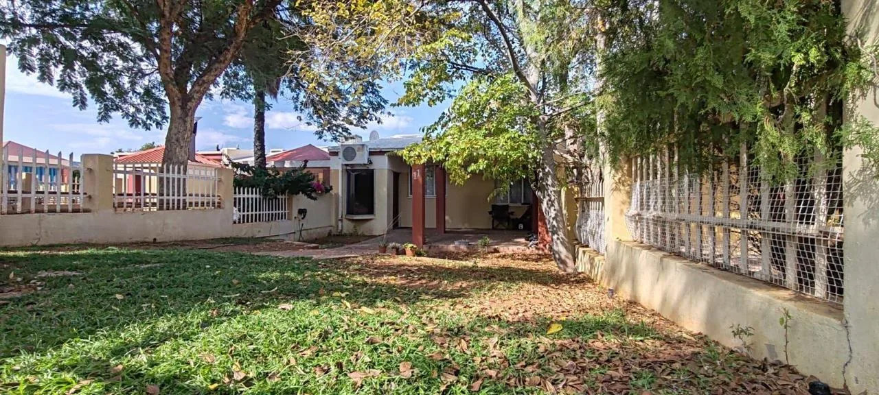 2 Bedroom House for sale in Middelpos
