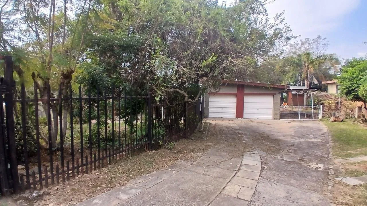 5 Bedroom House for sale in Sonheuwel