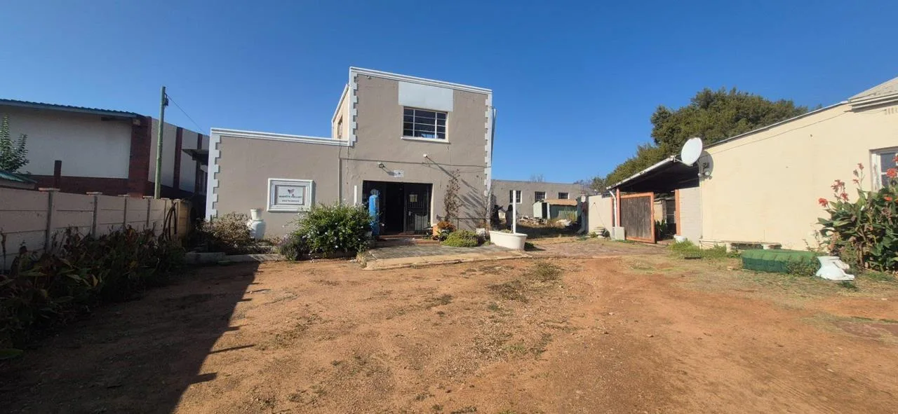 6 Bedroom House for sale in Parys