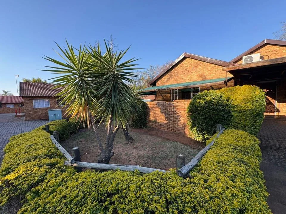 3 Bedroom Townhouse for sale in Safari Gardens