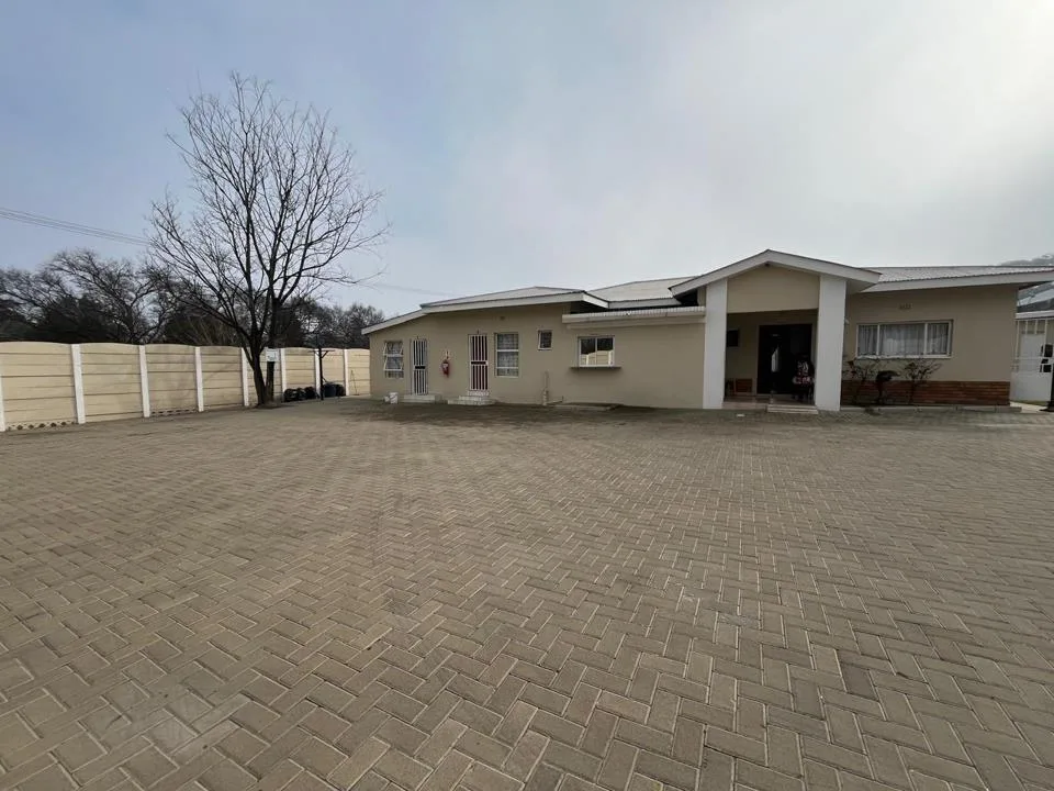 10 Bedroom House for sale in Standerton Central