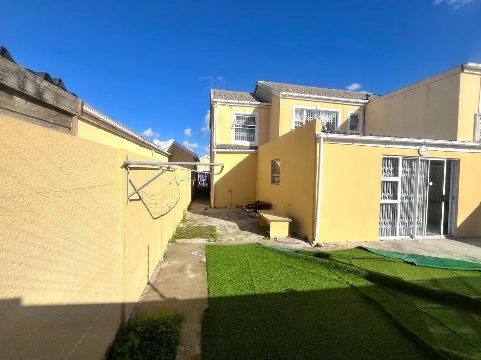 4 Bedroom Townhouse to rent in Tijgerhof