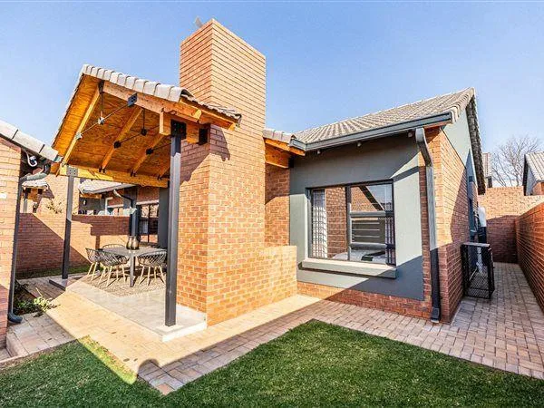 3 Bedroom Townhouse to rent in Boardwalk Villas