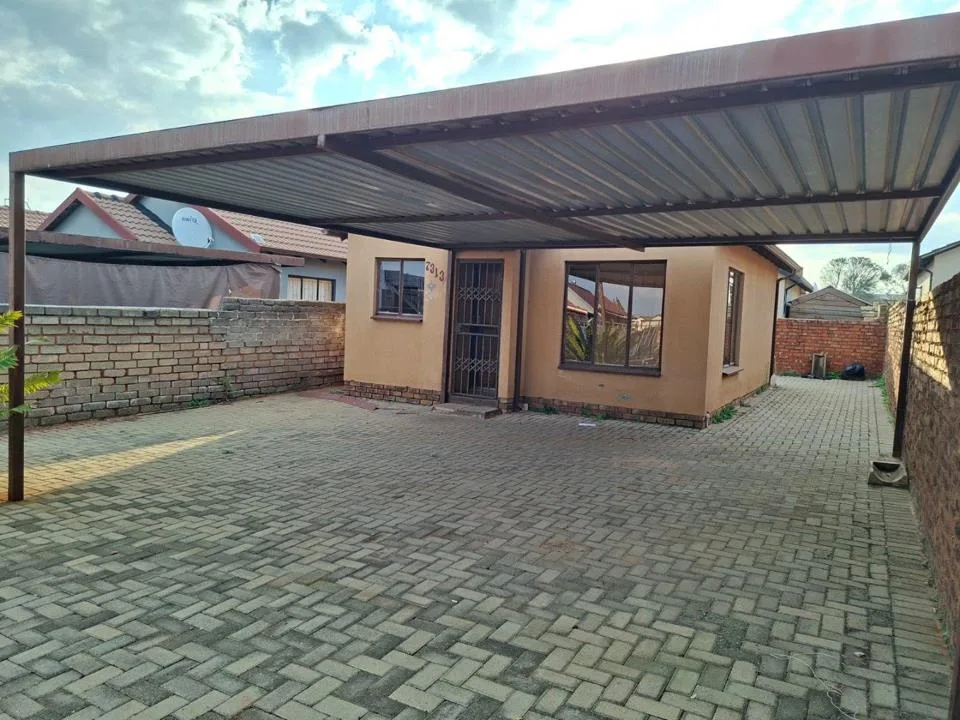 2 Bedroom House to rent in Soshanguve South Ext 5