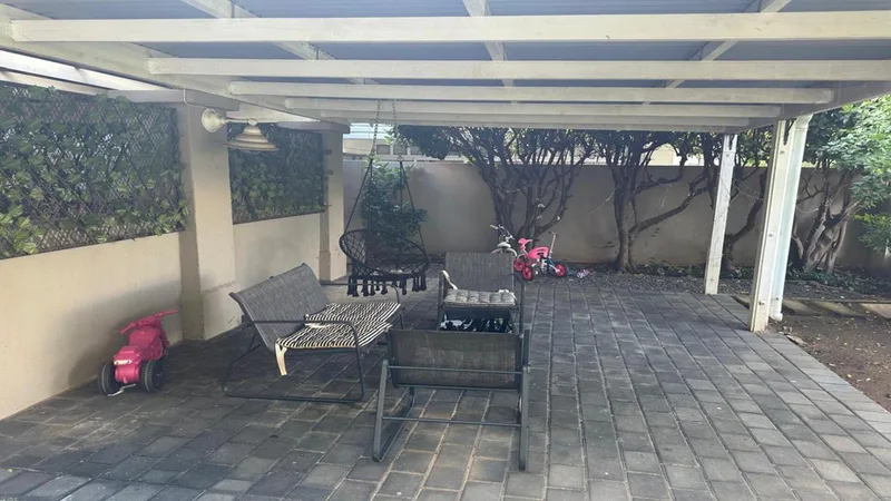 1.5 Bedroom Townhouse to rent in Silver Lakes Golf Estate