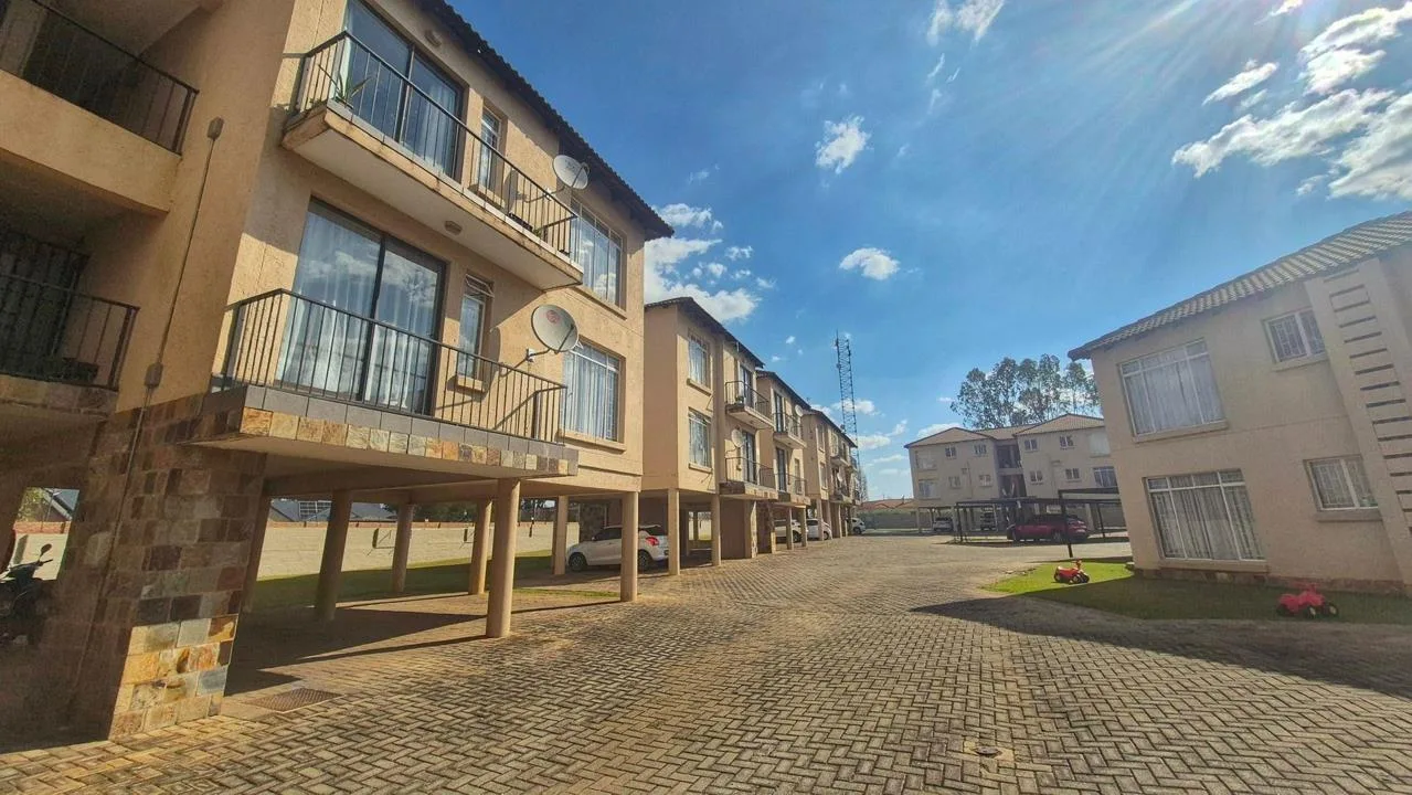 2 Bedroom Apartment / flat for sale in Baillie Park