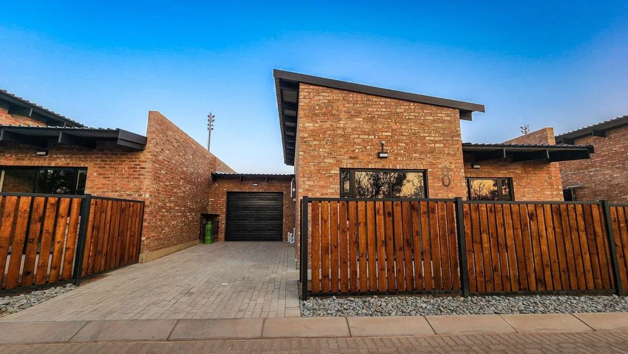 2 Bedroom Townhouse to rent in Vyfhoek AH