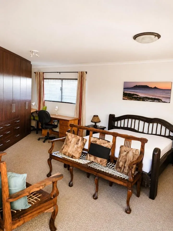 2 Bedroom Apartment / flat to rent in Melkbosstrand Central