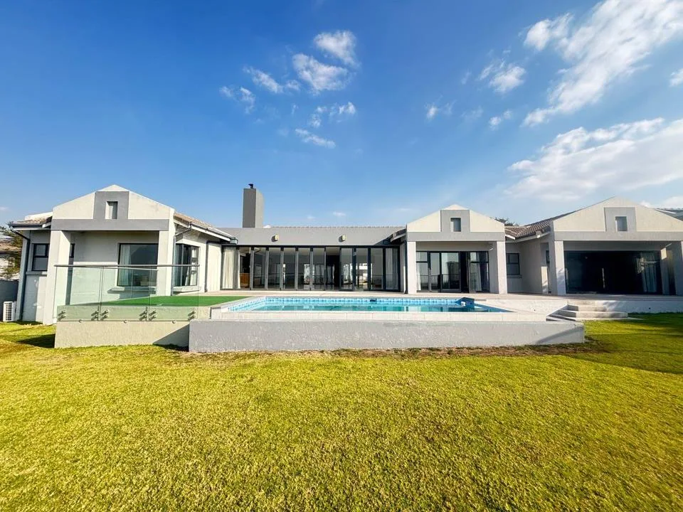 4 Bedroom House for sale in Bankenveld Golf Estate