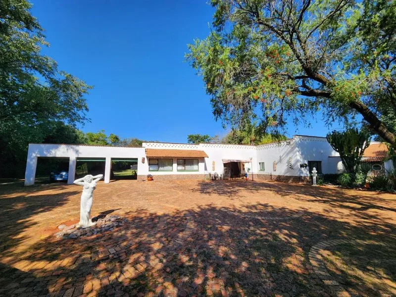 18 Bedroom House for sale in Kameeldrift East