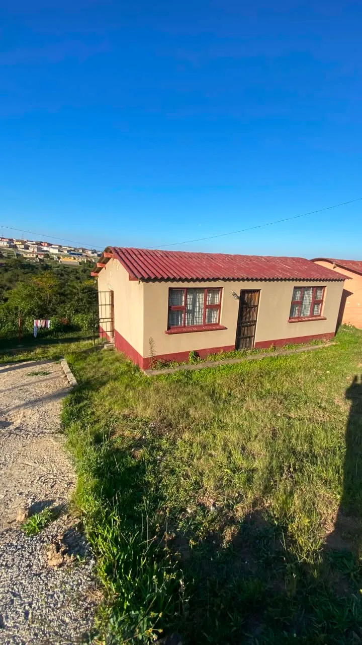 2 Bedroom House for sale in Mdantsane Nu 16