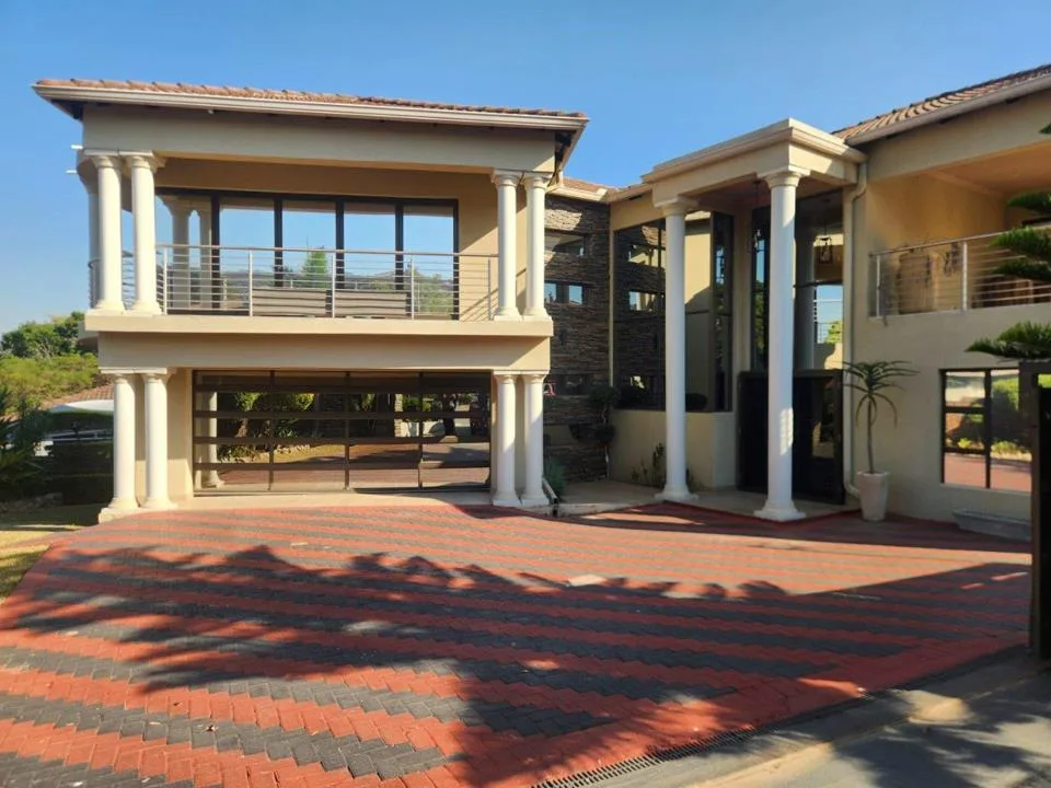6 Bedroom House to rent in Stonehenge Ext 1