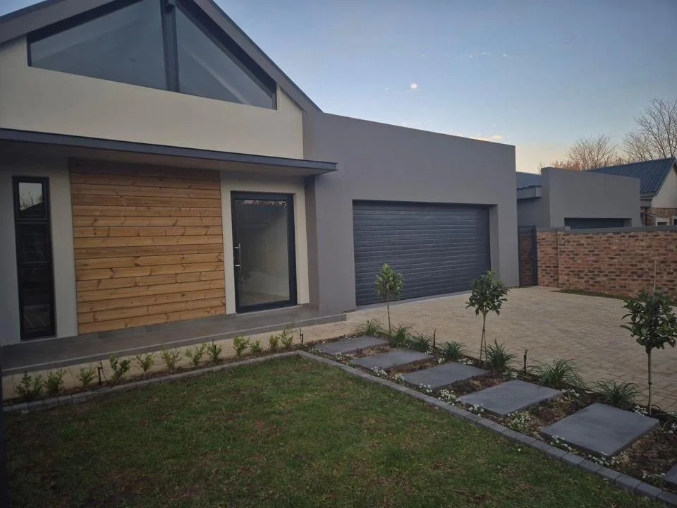 3 Bedroom Townhouse to rent in Van Der Hoff Park